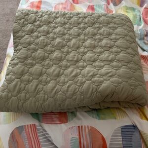 King Size Microfiber Quilt - Sage Green